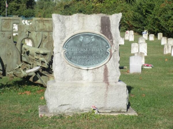 IN MEMORY OF WORLD WAR VETERANS MEMORIAL