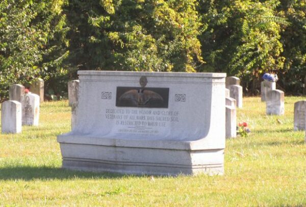 AMERICAN LEGION POST 19 WAR VETERANS MEMORIAL BENCH