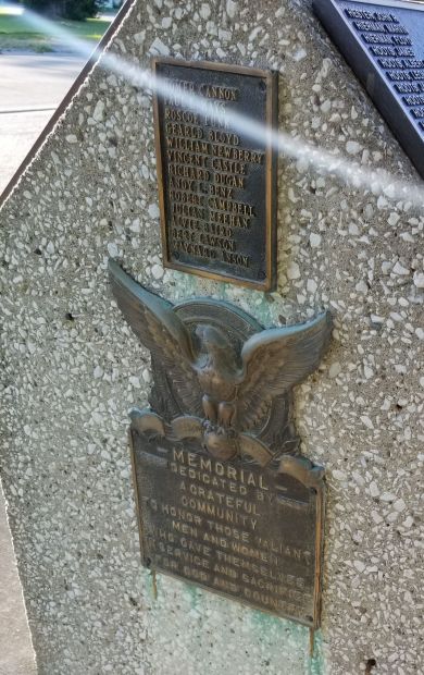 BLUFFS WAR VETERANS MEMORIAL PLAQUE A