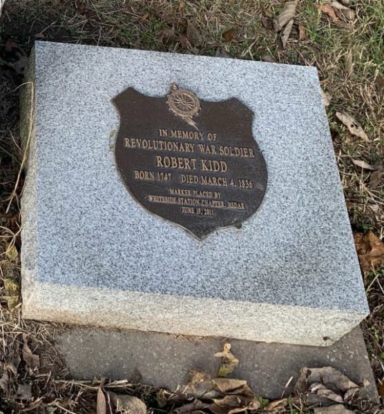 IN MEMORY OF REVOLUTIONARY WAR SOLDIER ROBERT KIDD MEMORIAL PLAQUE