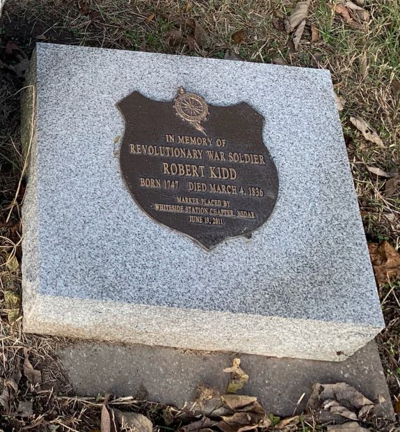 IN MEMORY OF REVOLUTIONARY WAR SOLDIER ROBERT KIDD MEMORIAL PLAQUE