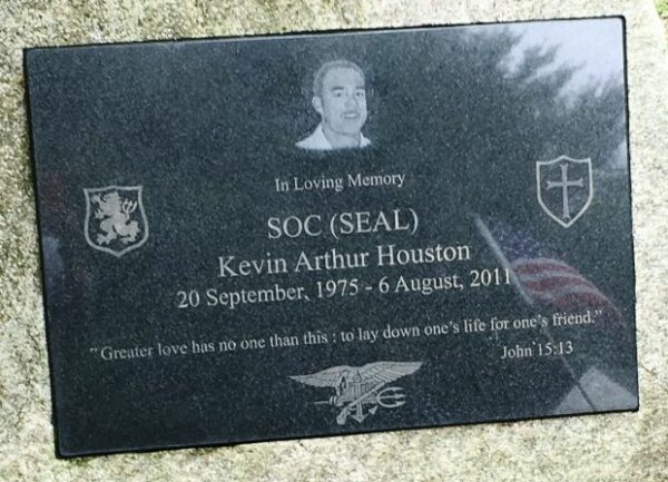 KEVIN ARTHUR HOUSTON SOC (SEAL) WAR MEMORIAL PLAQUE
