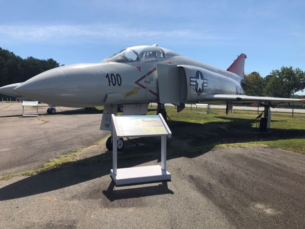 MCDONNELL DOUGLAS F-4J PHANTOM II MEMORIAL AIRCRAFT