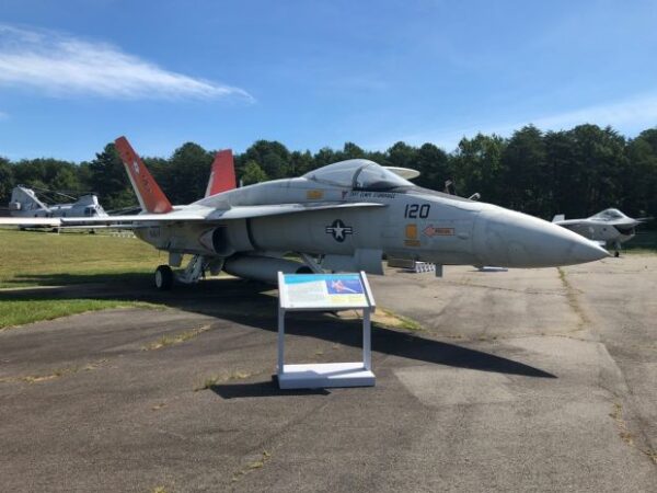 MCDONNELL DOUGLAS F/A-18A HORNET MEMORIAL AIRCRAFT