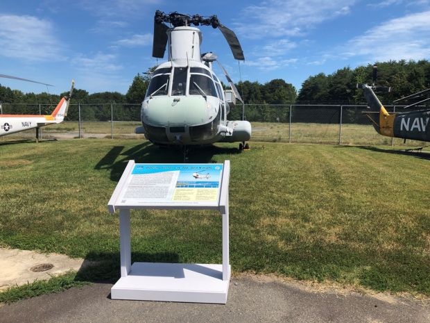 BOEING VERTOL CH-46E SEA KNIGHT MEMORIAL AIRCRAFT