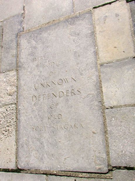 UNKNOWN DEFENDERS OF OLD FORT NIAGARA MEMORIAL STONE