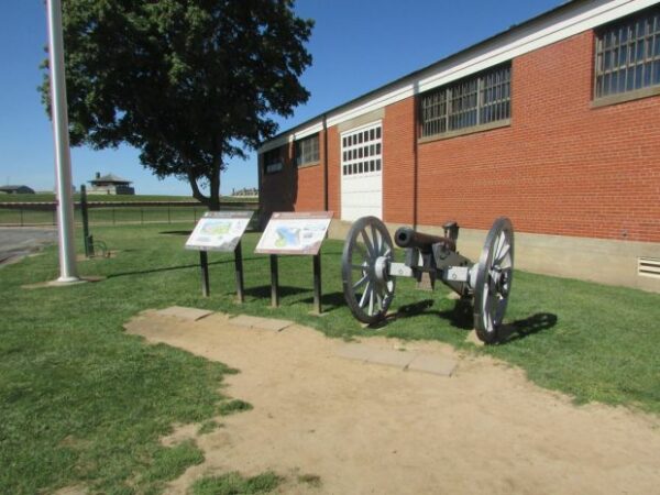 FORT NIAGARA 6-POUND CANNON MEMORIAL