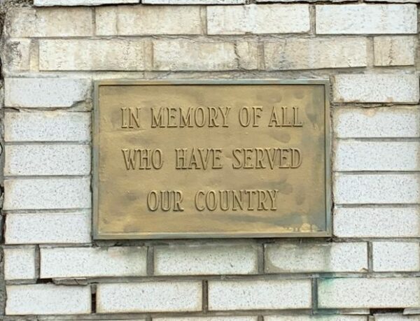 MIDDLEVILLE VETERANS MEMORIAL PLAQUE