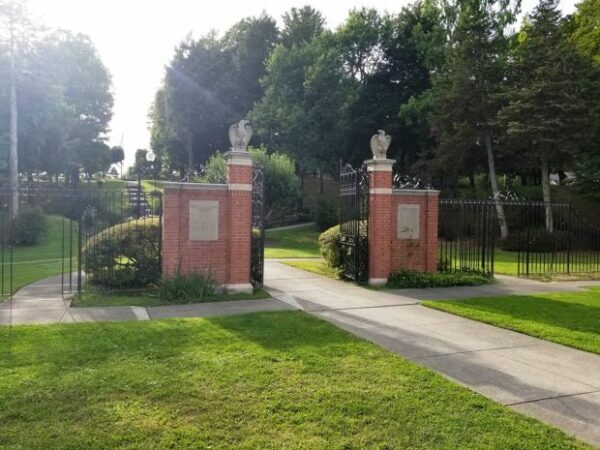 TRIBUTE GARDEN WAR MEMORIAL