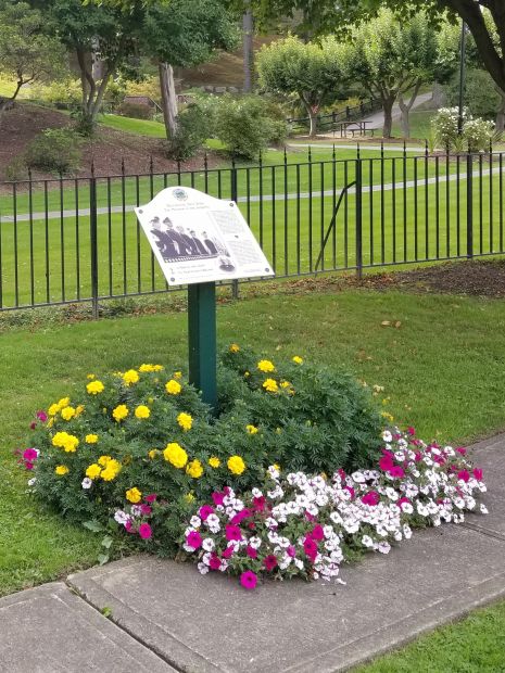A TRIBUTE AND A GIFT WAR MEMORIAL