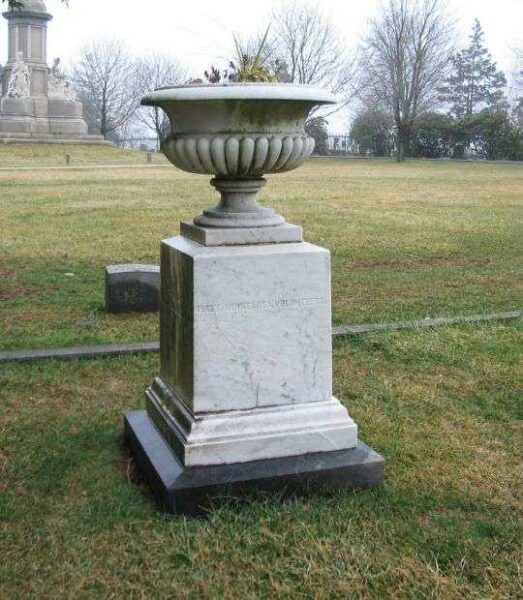 FIRST MINNESOTA VOLUNTEERS WAR MEMORIAL