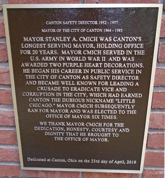MAYOR STANLEY A. CMICH MEMORIAL PLAQUE