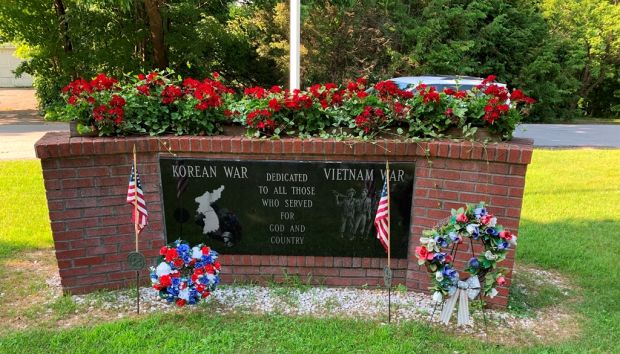 TOWN OF HADLEY KOREAN WAR AND VIETNAM WAR MEMORIAL