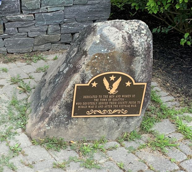TOWN OF GRAFTON WAR MEMORIAL PLAQUE D