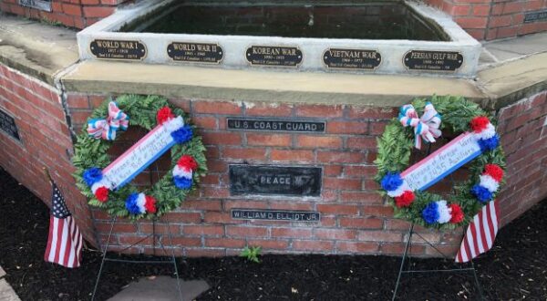 COLUMBIA WAR VETERANS MEMORIAL CLOSE-UP