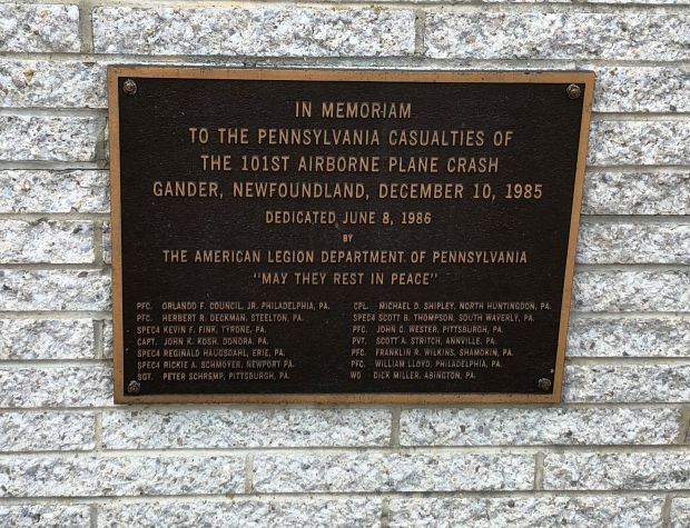 IN MEMORIAM 101ST AIRBORNE PLANE CRASH MEMORIAL PLAQUE