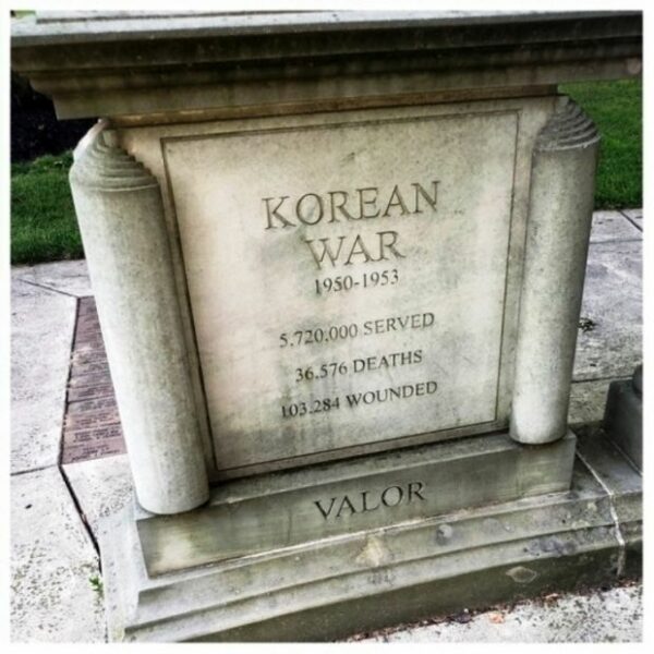 ELYRIA WAR MEMORIAL STONE I