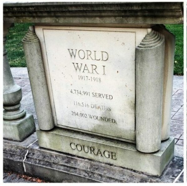 ELYRIA WAR MEMORIAL STONE G