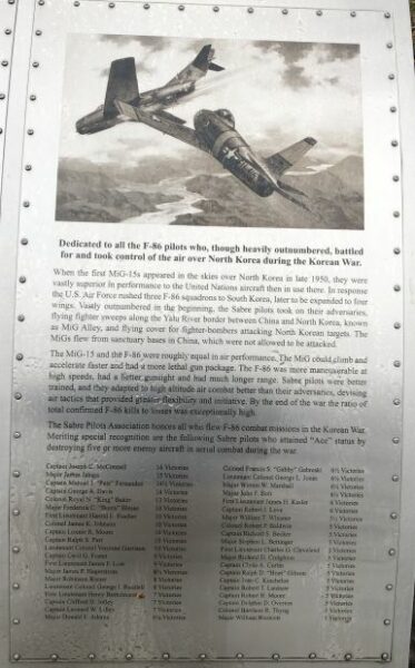 F-86 SABRE PILOTS ASSOCIATION WAR MEMORIAL PLAQUE CLOSE-UP