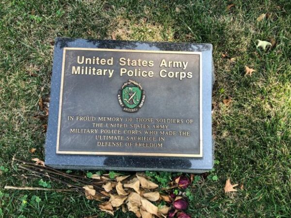 UNITED STATES ARMY MILITARY POLICE CORPS WAR MEMORIAL PLAQUE