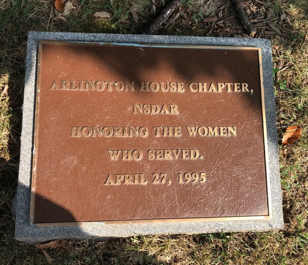 ARLINGTON HOUSE CHAPTER MEMORIAL PLAQUE