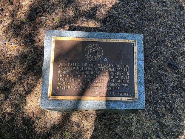 AMERICAN WAR MOTHERS WAR MEMORIAL PLAQUE