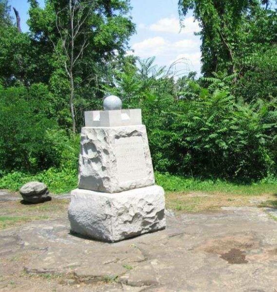 KNAP’S INDEPENDENT BATTERY E WAR MEMORIAL
