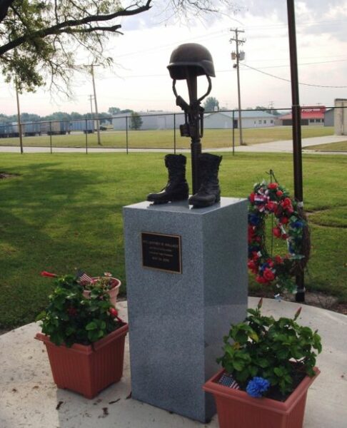 PFC JEFFRY R. WALLACE WAR MEMORIAL BATTLEFIELD CROSS
