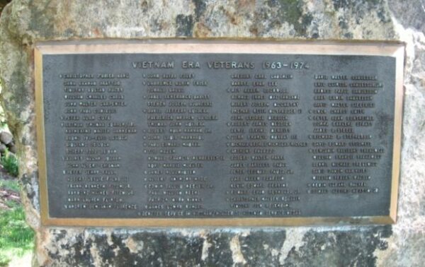 WESTON VIETNAM WAR AND PERSIAN GULF WAR MEMORIAL PLAQUE A