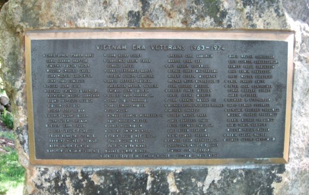 WESTON VIETNAM WAR AND PERSIAN GULF WAR MEMORIAL PLAQUE A