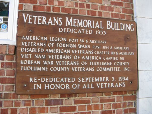 TUOLUMNE COUNTY VETERANS MEMORIAL BUILDING PLAQUE A