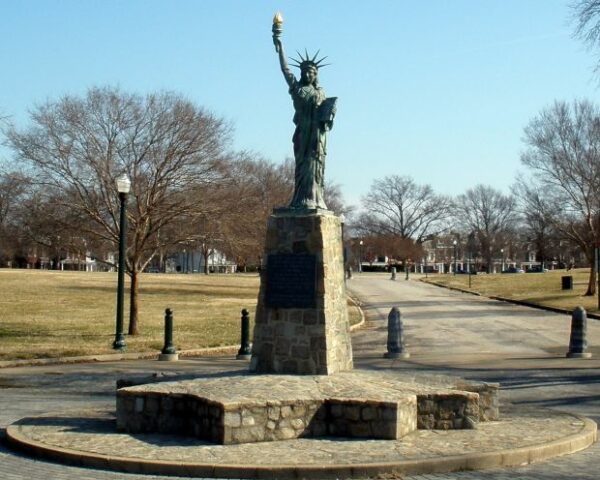 RICHMOND REPLICA OF THE STATUE OF LIBERTY MEMORIAL