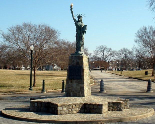 RICHMOND REPLICA OF THE STATUE OF LIBERTY MEMORIAL