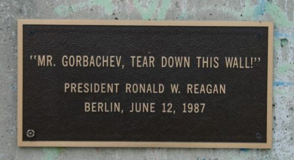 SPARTANBURG BERLIN WALL MEMORIAL PLAQUE A