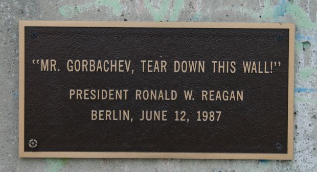 SPARTANBURG BERLIN WALL MEMORIAL PLAQUE A
