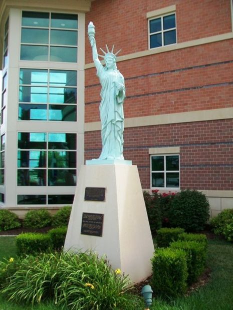INDEPENDENCE REPLICA OF THE STATUE OF LIBERTY MEMORIAL