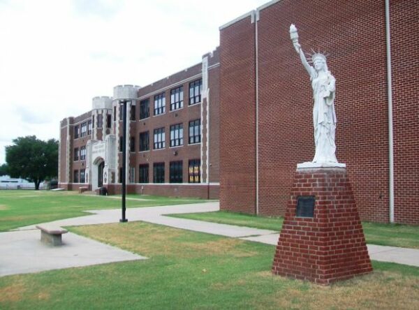 COFFEYVILLE REPLICA OF THE STATUE OF LIBERTY MEMORIAL