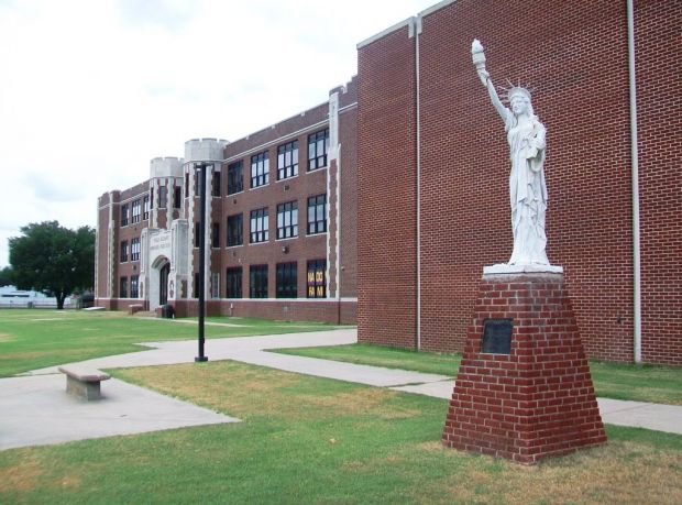 COFFEYVILLE REPLICA OF THE STATUE OF LIBERTY MEMORIAL