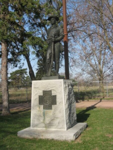 GRACELAND PARK CEMETERY SPANISH-AMERICAN WAR MEMORIAL