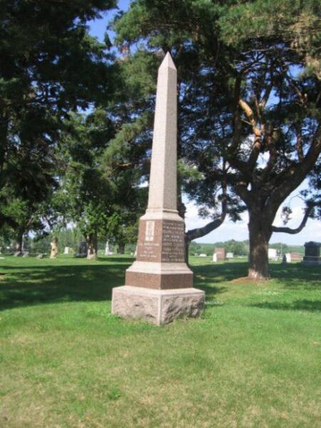 RIVERSIDE CEMETERY G.A.R. CIVIL WAR MEMORIAL