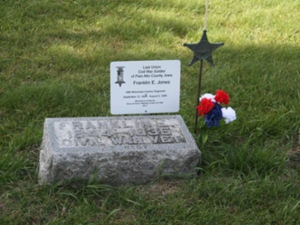 LAST LIVING CIVIL WAR SOLDIER OF PALO ALTO COUNTY MEMORIAL STONE AND PLAQUE