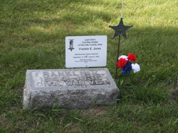 LAST LIVING CIVIL WAR SOLDIER OF PALO ALTO COUNTY MEMORIAL STONE AND PLAQUE