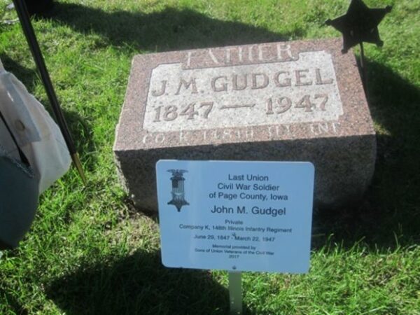LAST LIVING CIVIL WAR SOLDIER OF PAGE COUNTY MEMORIAL STONE AND PLAQUE