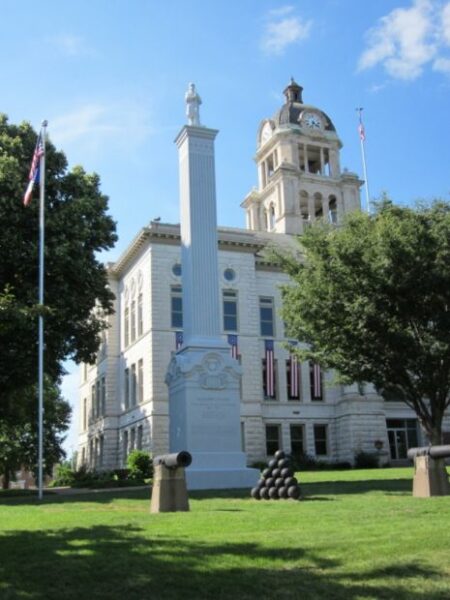 MUSCATINE CIVIL WAR MEMORIAL