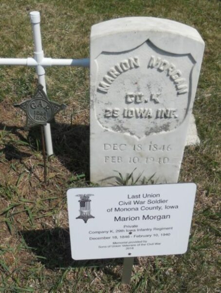 LAST LIVING CIVIL WAR SOLDIER OF MONONA COUNTY MEMORIAL STONE AND PLAQUE