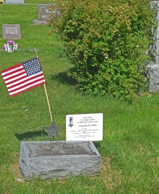 LAST LIVING CIVIL WAR SOLDIER OF MITCHELL COUNTY MEMORIAL STONE AND PLAQUE