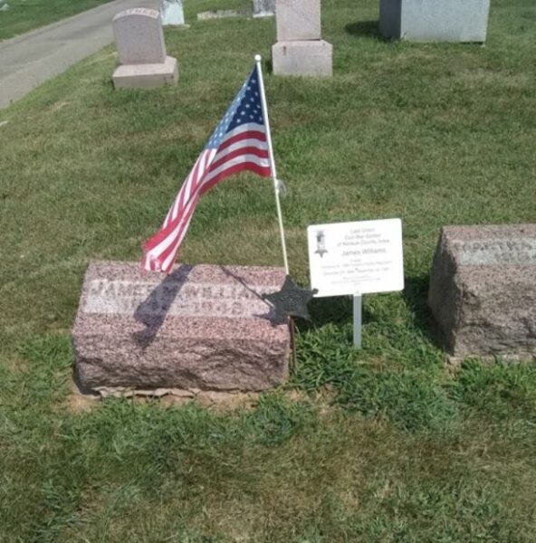 LAST LIVING CIVIL WAR SOLDIER OF KEOKUK COUNTY STONE AND PLAQUE
