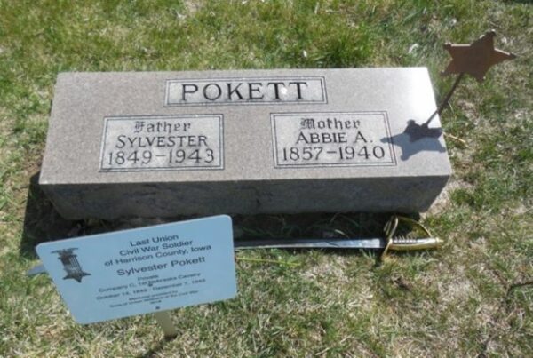 LAST LIVING CIVIL WAR SOLDIER OF HARRISON COUNTY MEMORIAL STONE AND PLAQUE