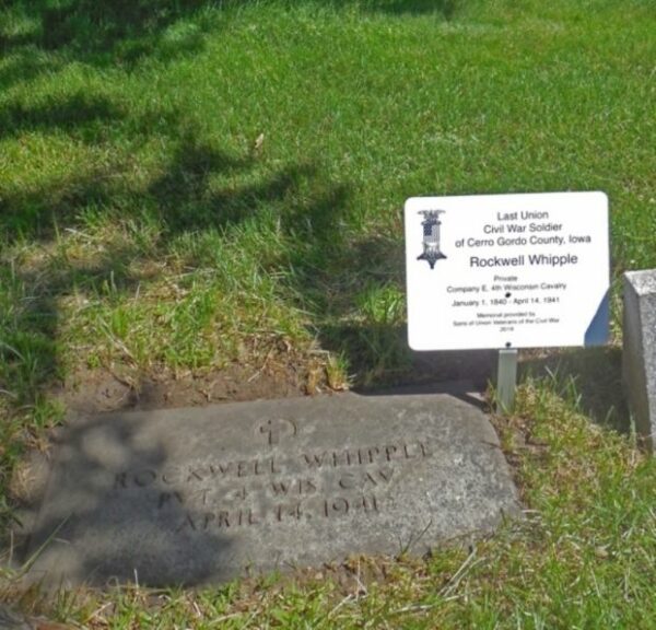 LAST LIVING CIVIL WAR SOLDIER OF CERRO GORDO COUNTY MEMORIAL STONE AND PLAQUE