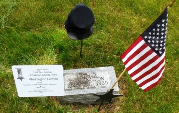 LAST LIVING CIVIL WAR SOLDIER OF CALHOUN COUNTY MEMORIAL STONE AND PLAQUE